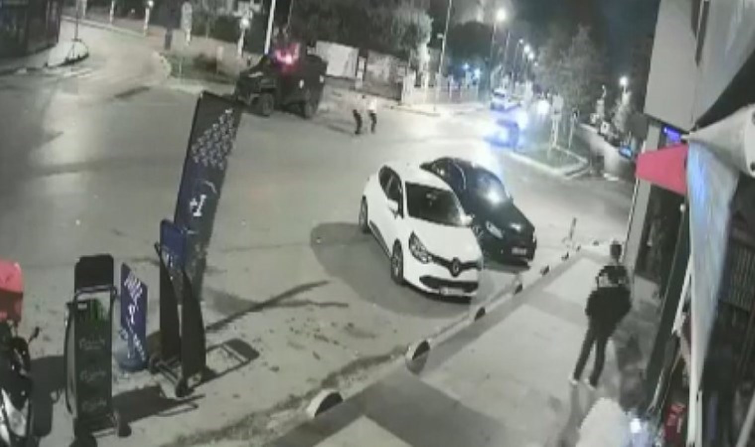 Esenyurt’ta işyerine silahlı saldırı: 7 gözaltı