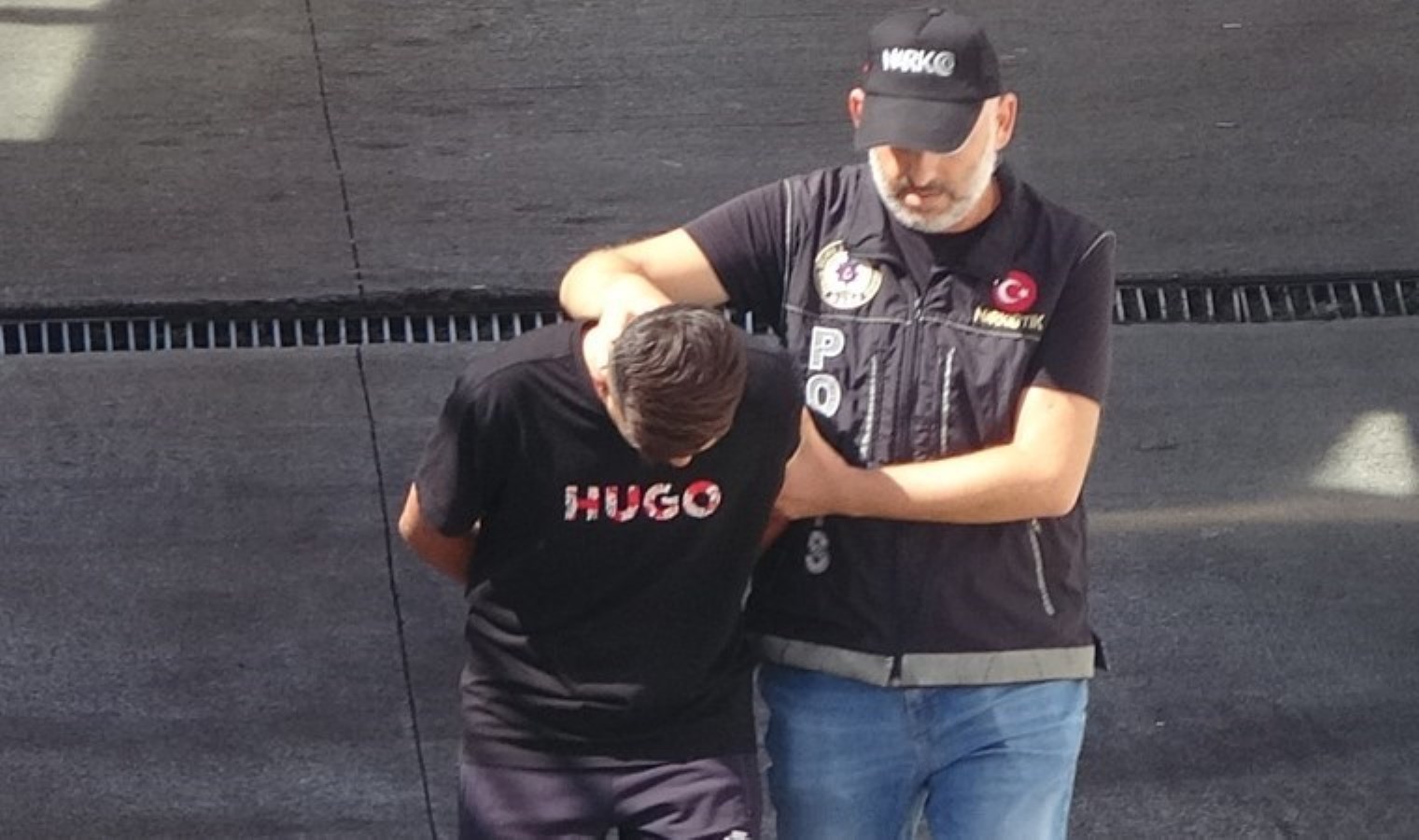 Evinde uyuşturucu ele geçirildi, ‘İçiciyim’ dedi