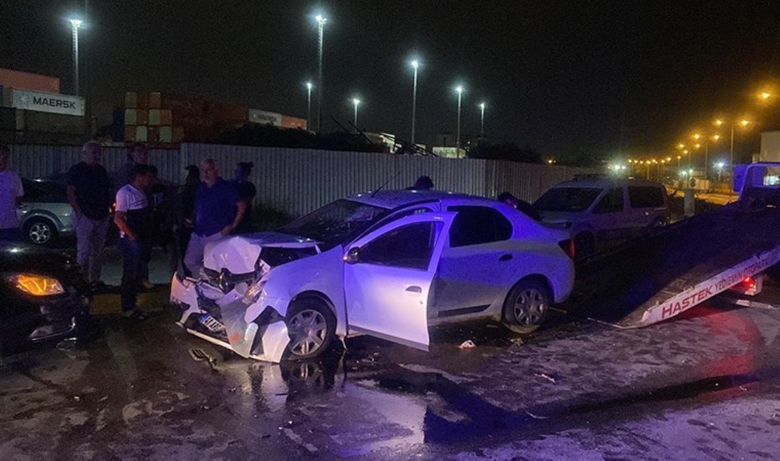 Faciadan dönüldü… İki otomobil kafa kafaya çarpıştı: 5 yaralı