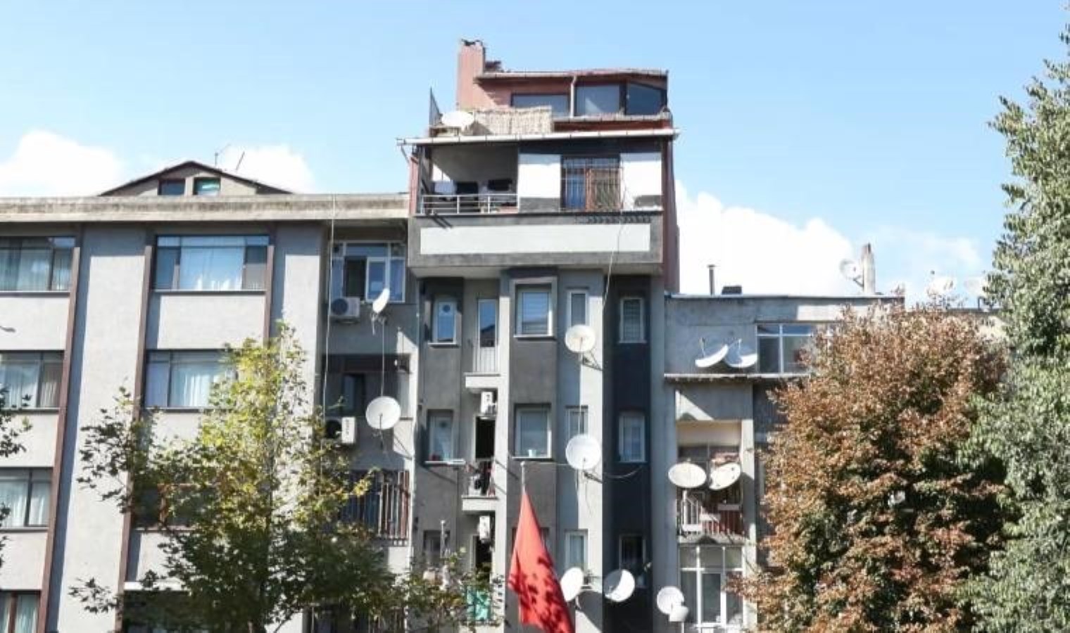 Fatih’te kaçak kat üstüne kaçak kat