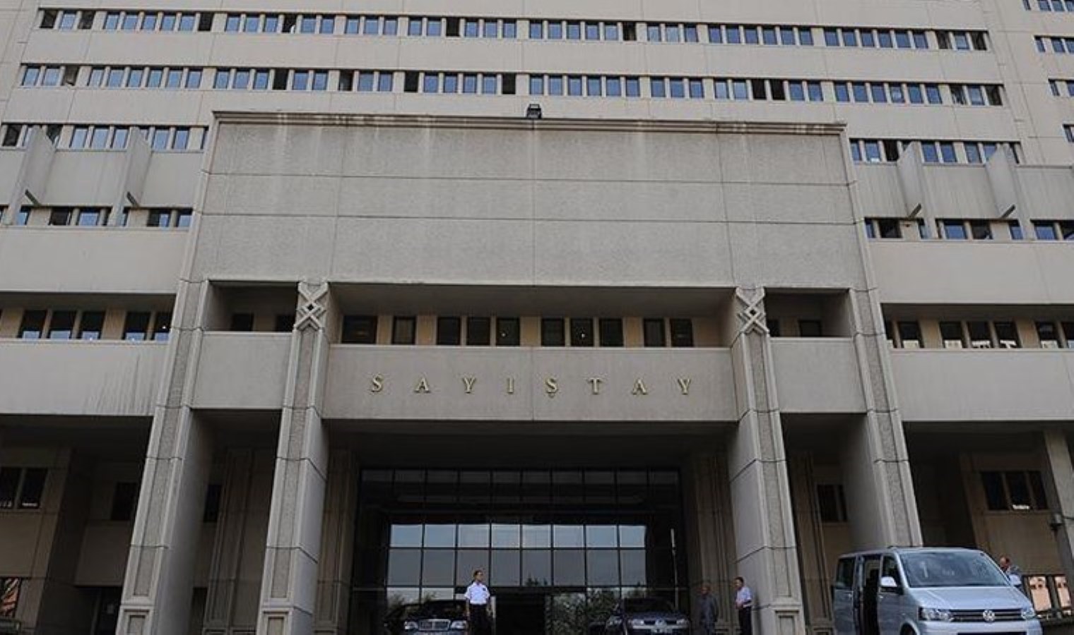 FETÖ şüphelisi eski Sayıştay başdenetçisi Yunanistan’a kaçarken yakalandı.