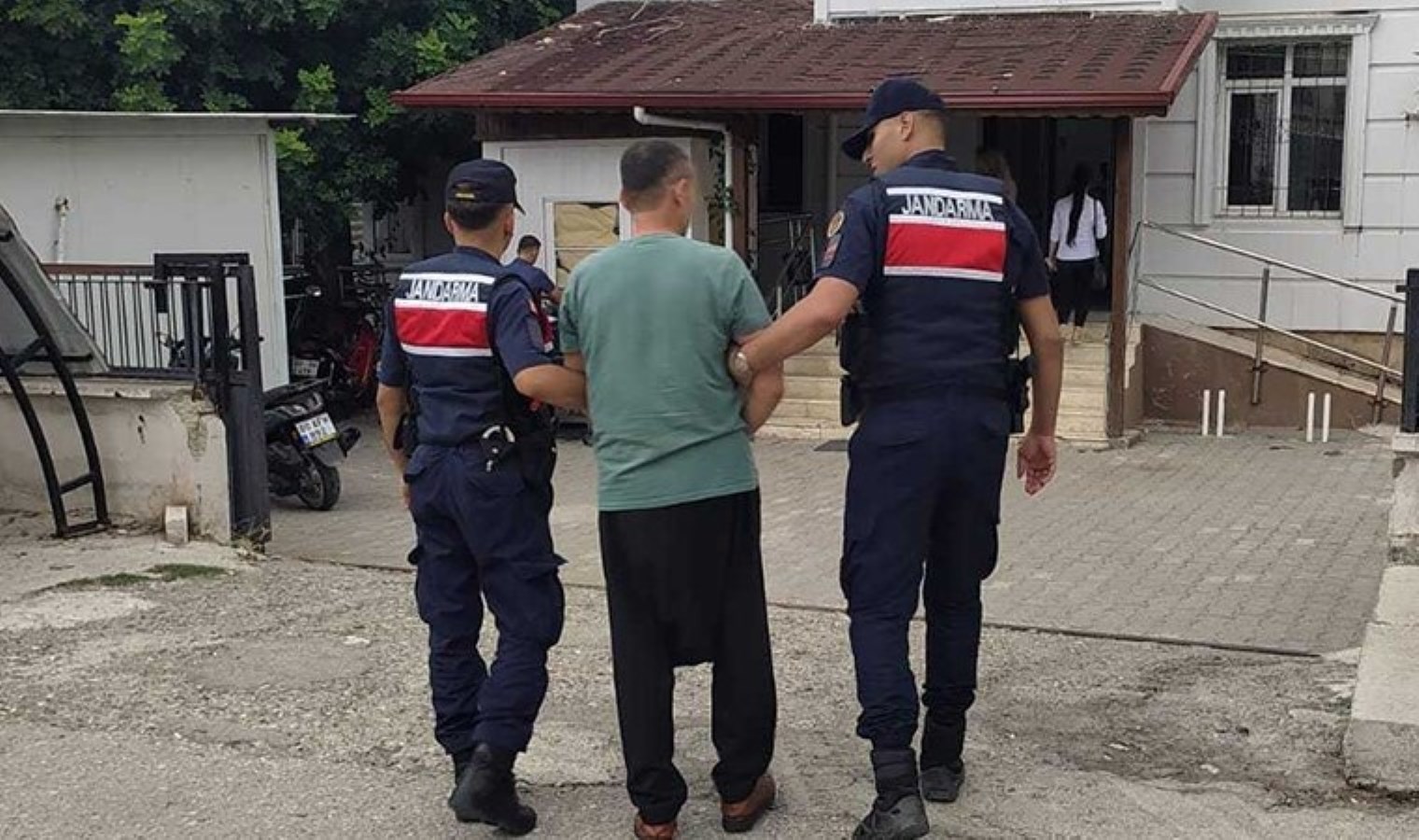 FETÖ’den 6 yıl 3 ay hapis cezasıyla aranan eski polis yakalandı