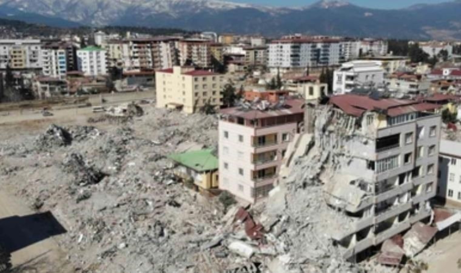 Gözde Apartmanı davasında müteahhit, suçu depreme attı: “Depremin ivmesi ve büyüklüğü araştırılsın, suçsuzum”