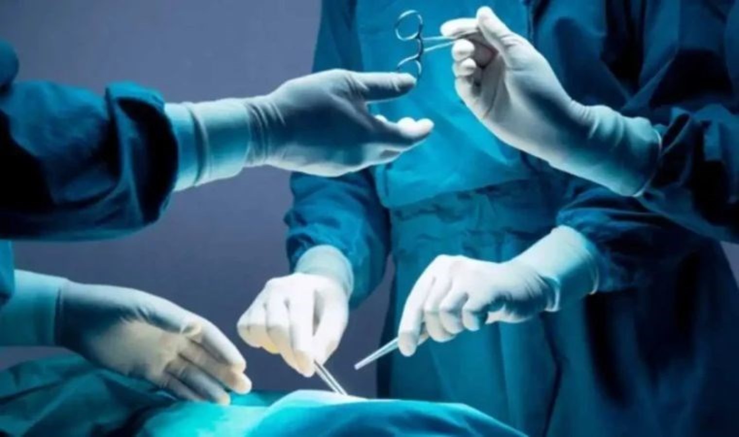 Hindistan’da skandal iddia: YouTube videosuyla ameliyat yaptı, çocuk hayatını kaybetti