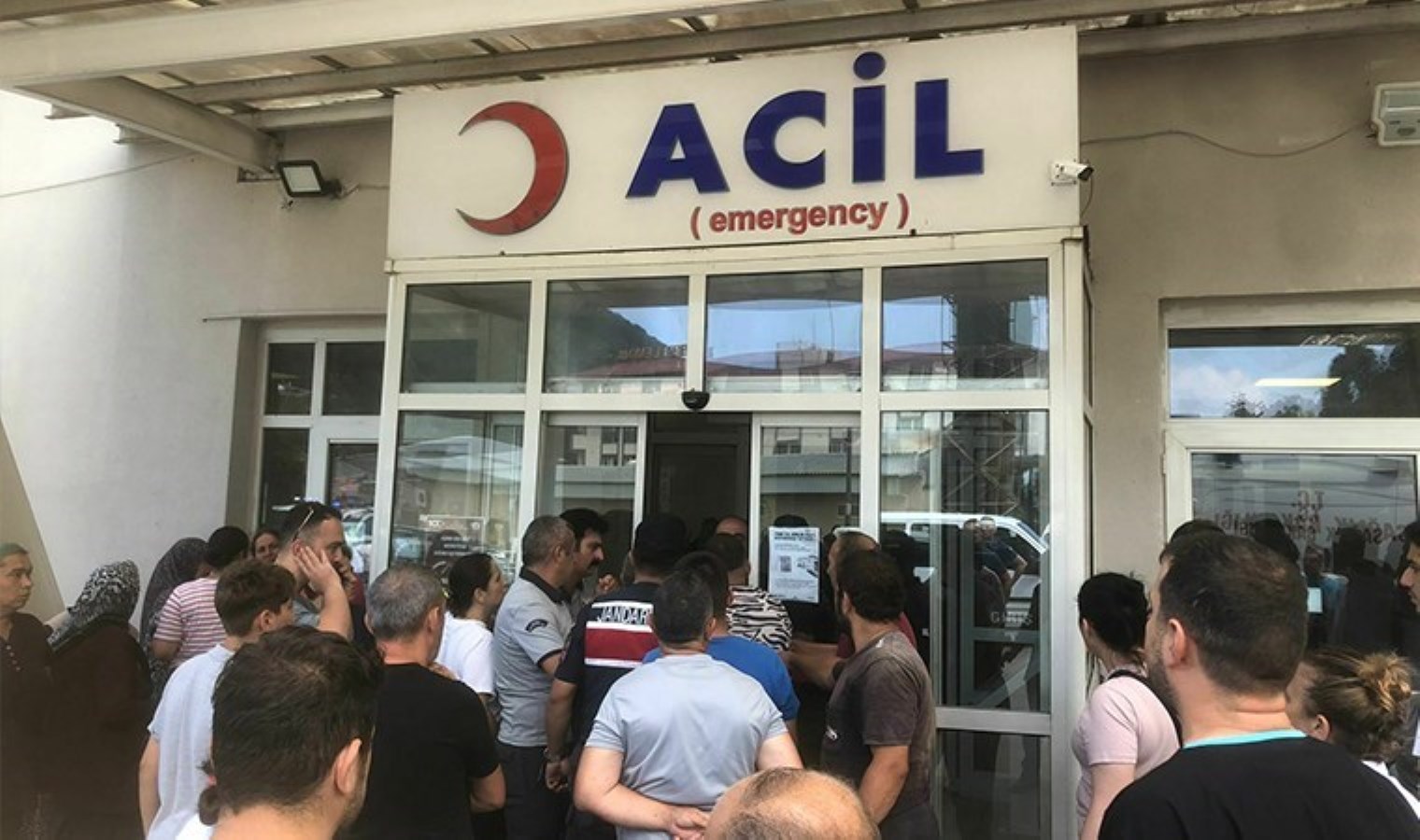 Hopa’da halkın üzerine ateş açarak 1 yurttaşı öldüren zanlı tutuklandı