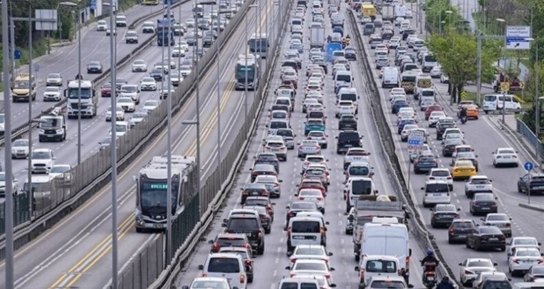 İçişleri Bakanı Yerlikaya haftalık trafik denetimi verilerini açıkladı