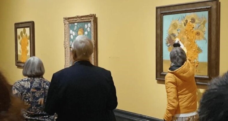 İklim aktivistleri Van Gogh tablosuna çorba fırlattı