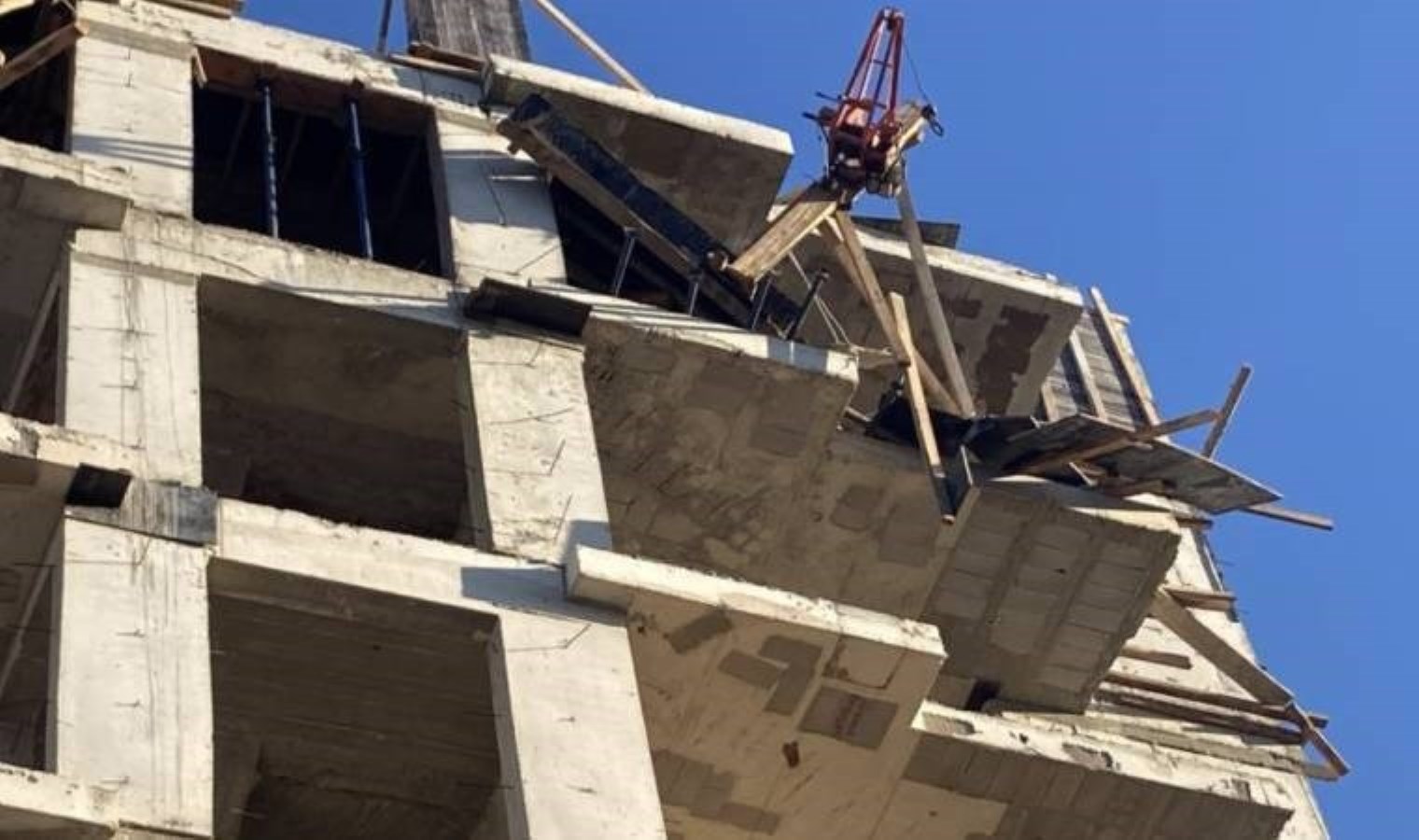 İş cinayeti! 8. kattan düşen vinç tamircisi hayatını kaybetti