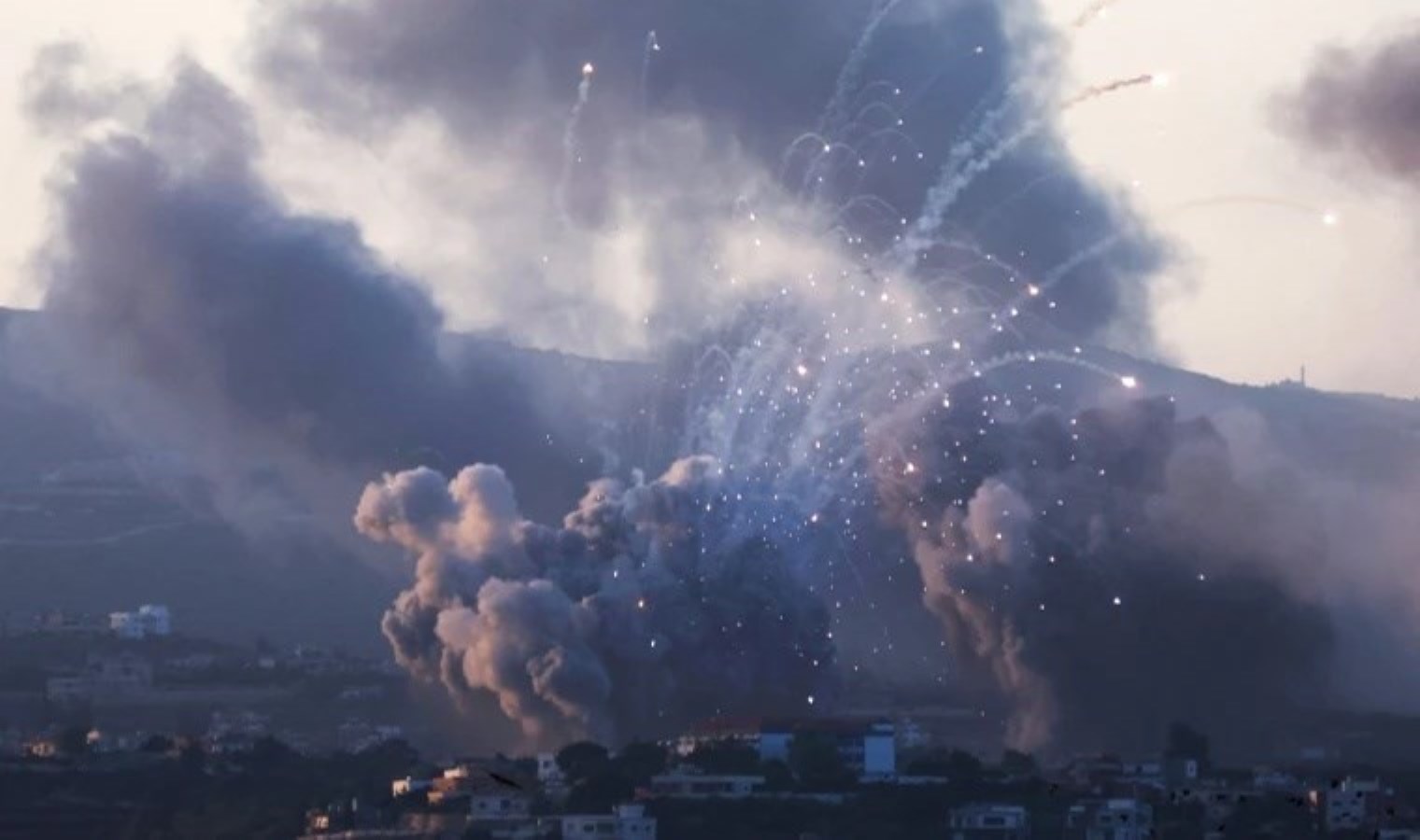 İsrail, Lübnan’ın güneyini ateş altına aldı: 50 ölü, 300 yaralı