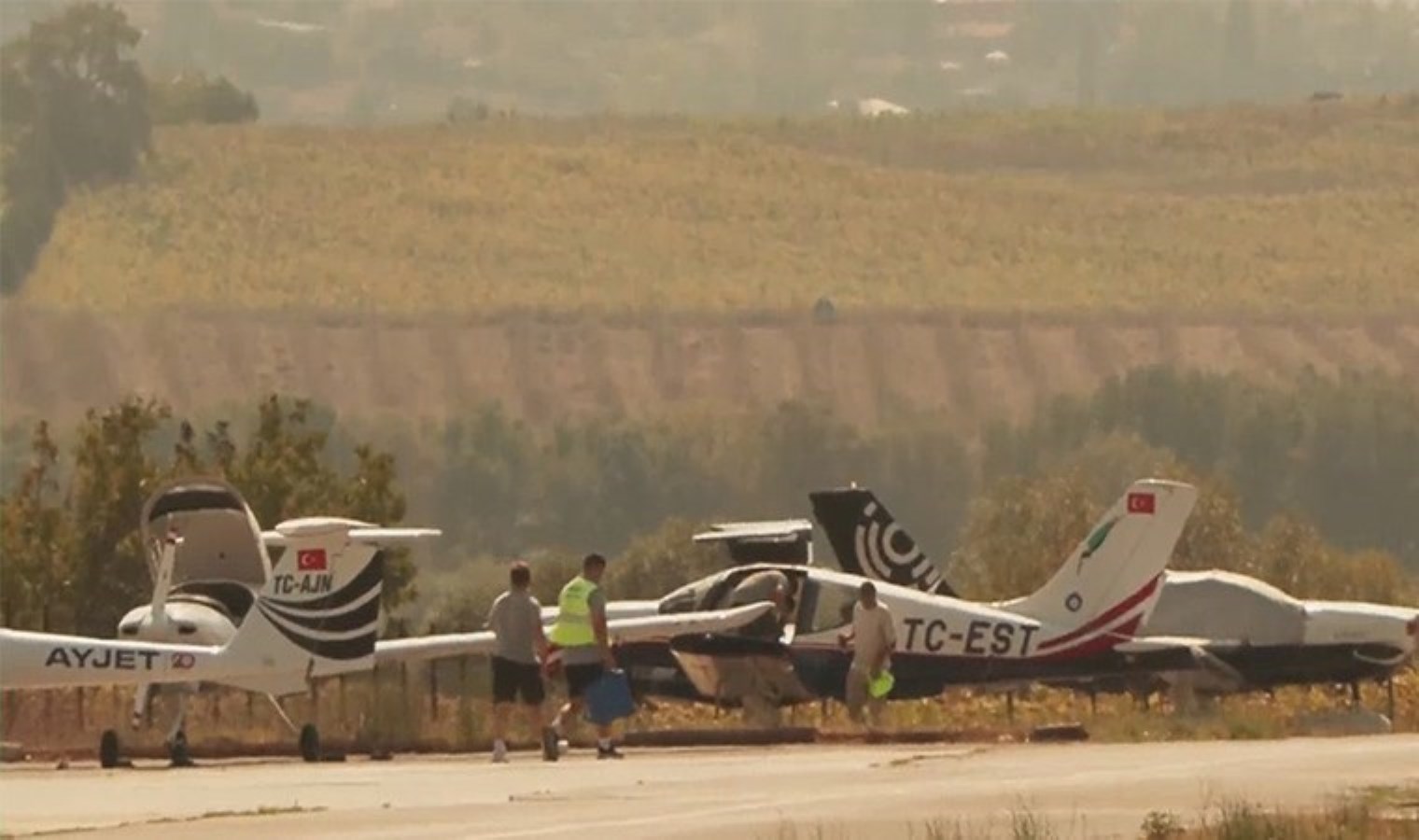 İstanbul’da eğitim uçağı pistten çıktı