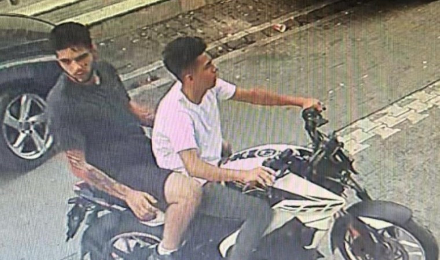 İstanbul’da feci olay… Döviz bürosunda para bozduran şahıs kapkaççıların hedefi oldu