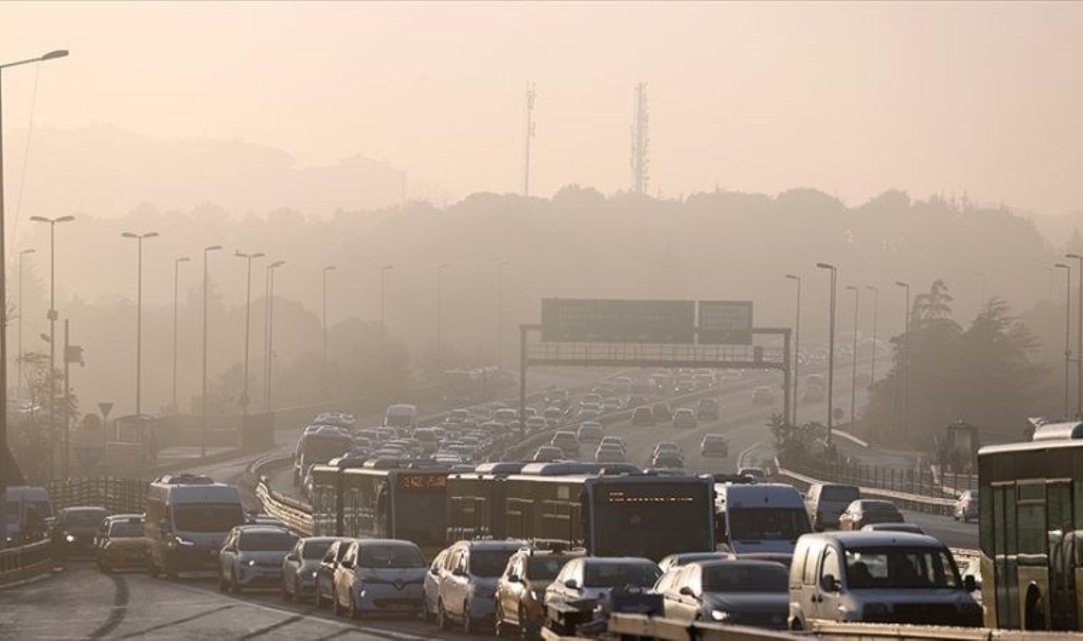 İstanbul’un bazı bölgelerinde sis etkili oldu