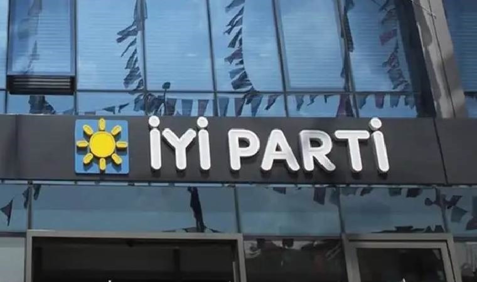 İYİ Parti’nin mecliste kaç sandalyesi kaldı? İYİ Parti’nin kaç milletvekili var?