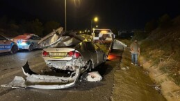 İzmir’de feci ölüm: Direksiyon hakimiyetini kaybetti, otomobilden fırladı!