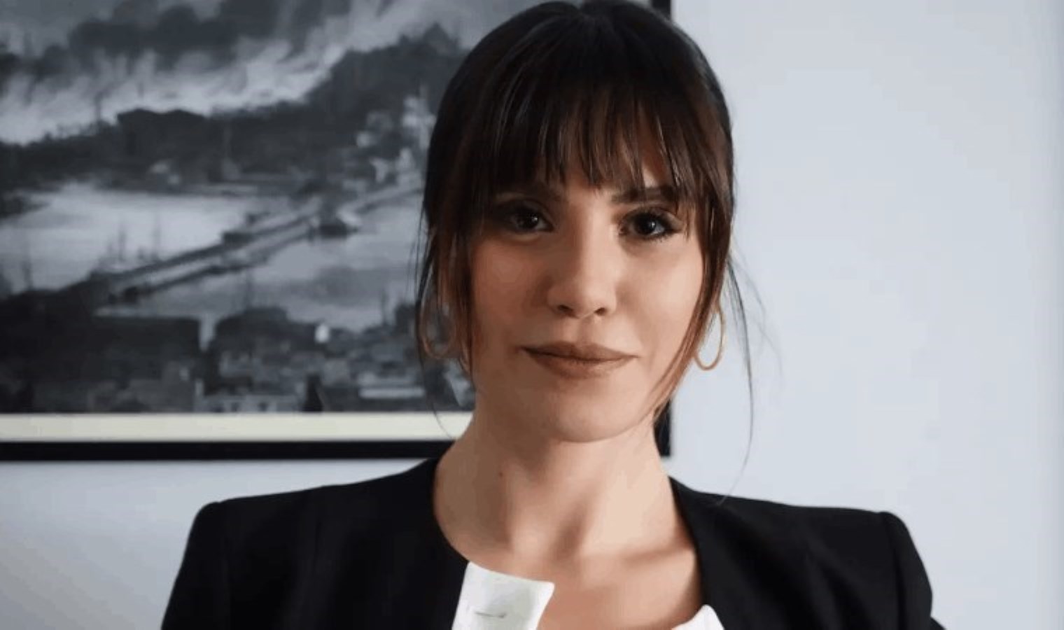 Kalpazan dizisinin Canan’ı Şükran Ovalı kimdir? Şükran Ovalı kaç yaşında, nereli, hangi dizi ve filmlerde oynadı?