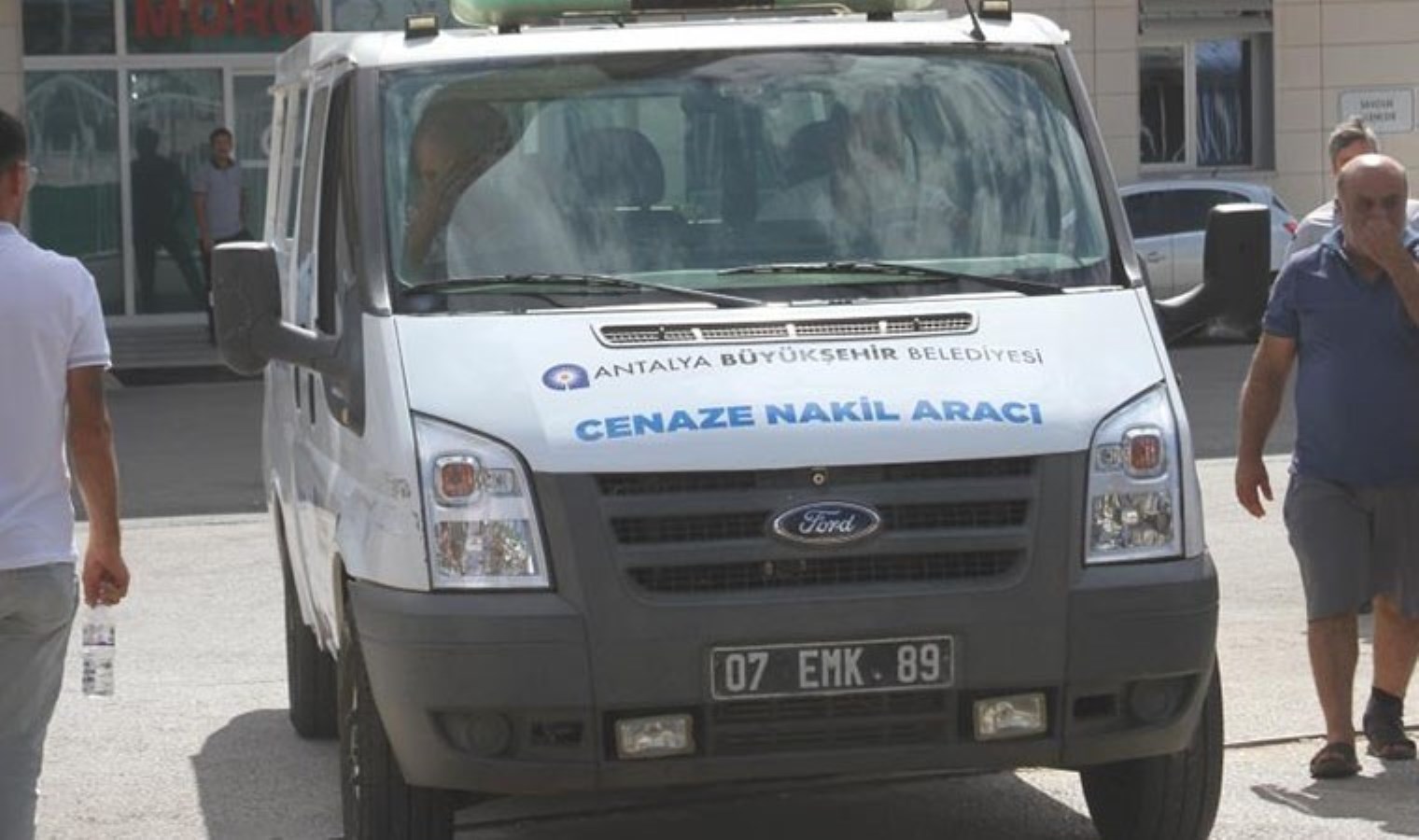 Kazada ölen hemşire kızının cenazesini alan anne yürekleri dağladı: ‘Yükümü aldım gidiyorum’