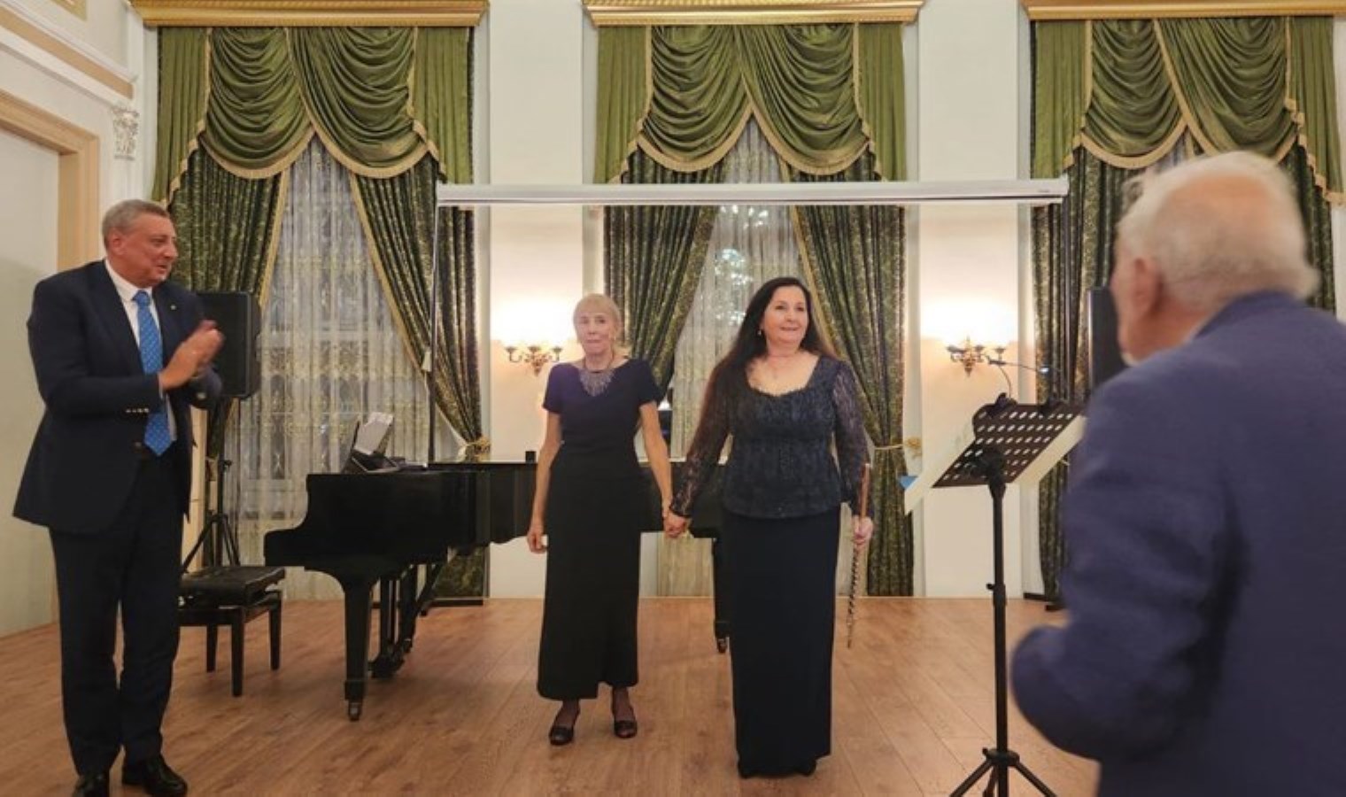 Klasik müziğin ‘Sihirli Flütü’ Şefika Kutluer’in dinletisine büyük ilgi