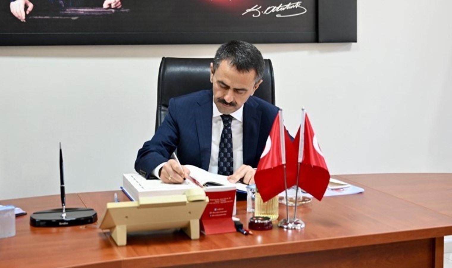 Kocaeli Valisi Aktaş’ın kardeşi Antalya’da evinde ölü bulundu