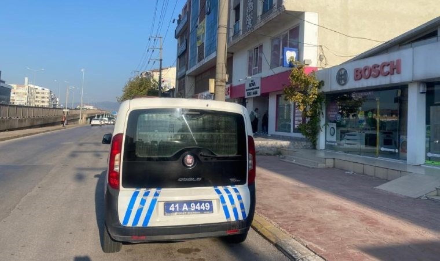 Kocaeli’de erkek şiddeti… Çocuklarının yanında eski eşi tarafından bıçaklandı!