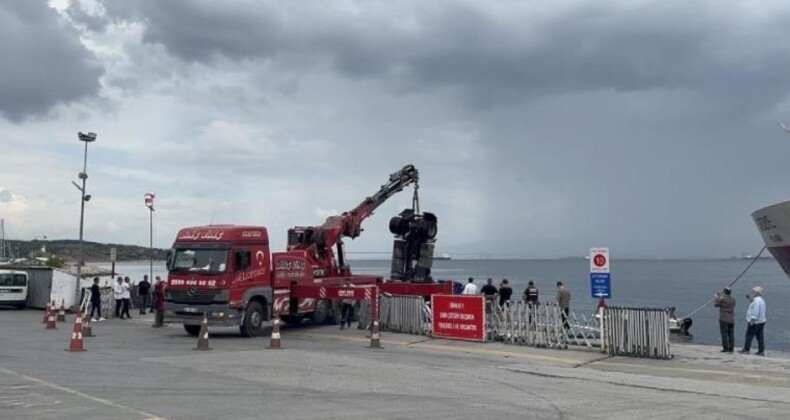 Kocaeli’de freni boşalan tır denize düştü