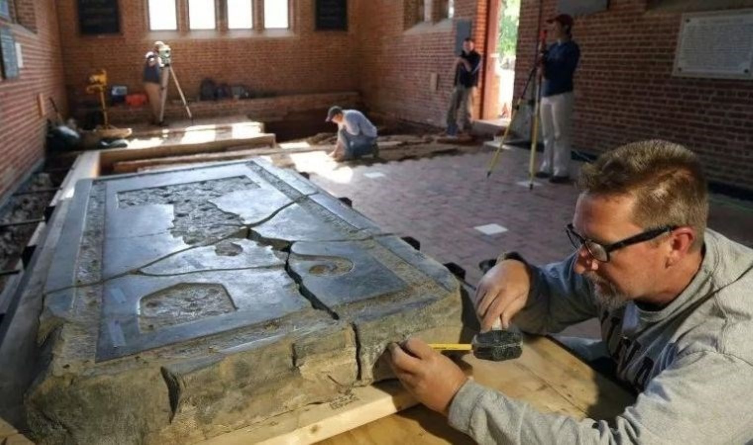 ‘Kökeni Avrupa’ya uzanıyor…’ Amerika’nın ilk mezar taşının gizemi çözüldü!