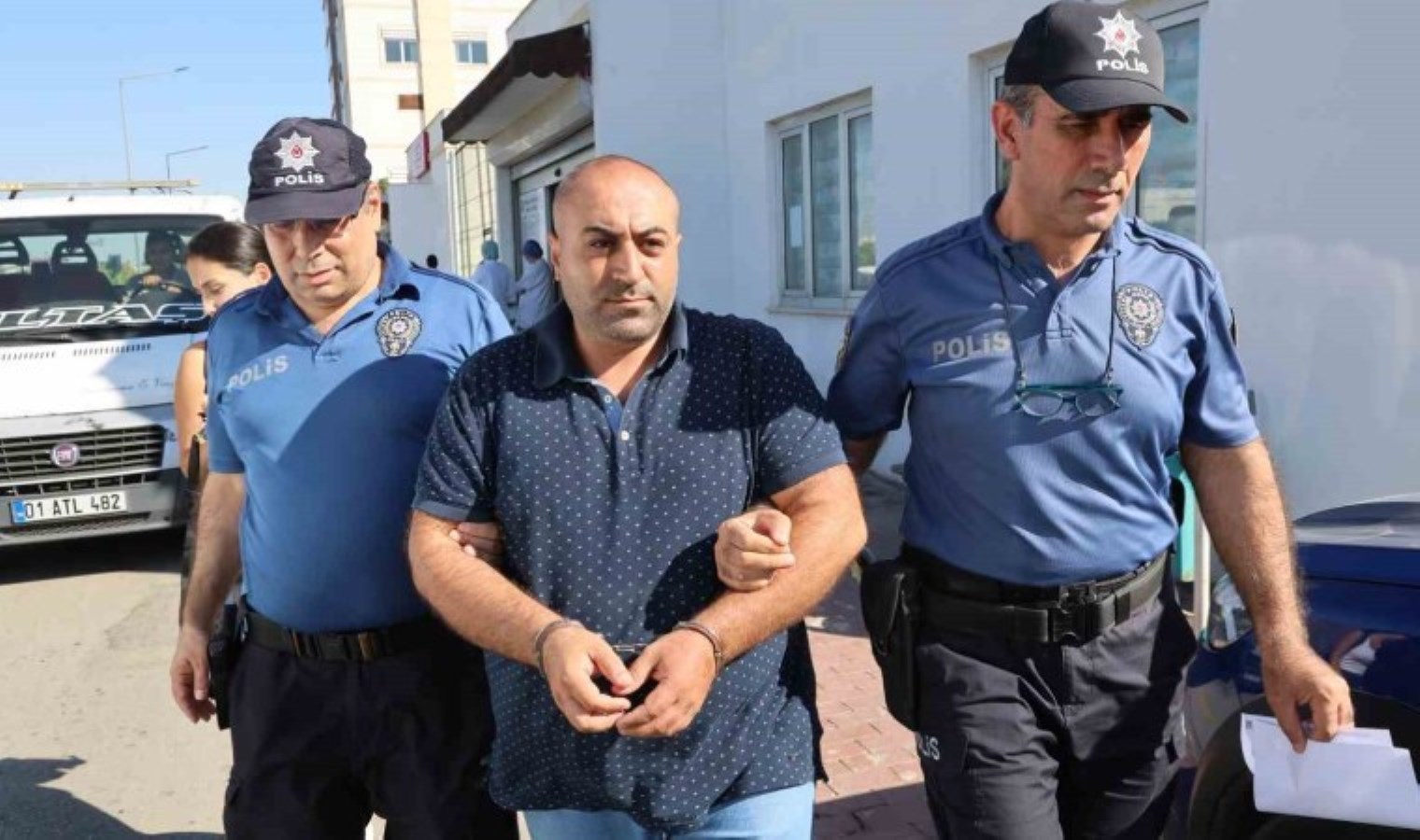 Komşusunu öldüren şahıstan ilginç savunma: ‘Ben bıçaklamadım, kendi bıçağın üzerine düştü’