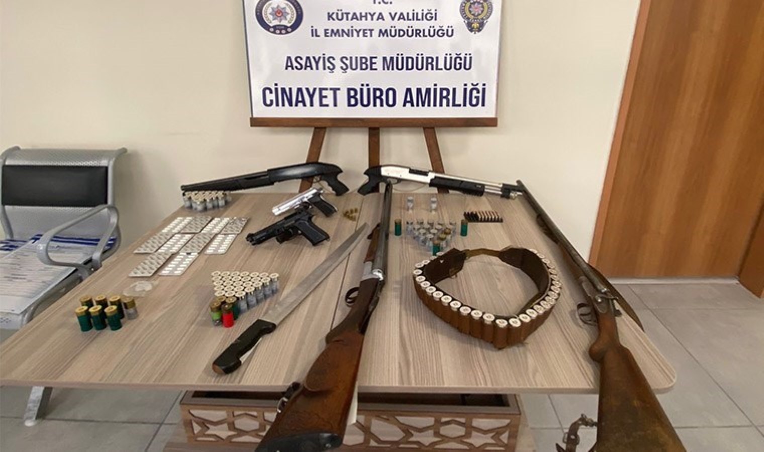 Kütahya’da sosyal medyadan silah görseli paylaşan 11 şüpheli yakalandı