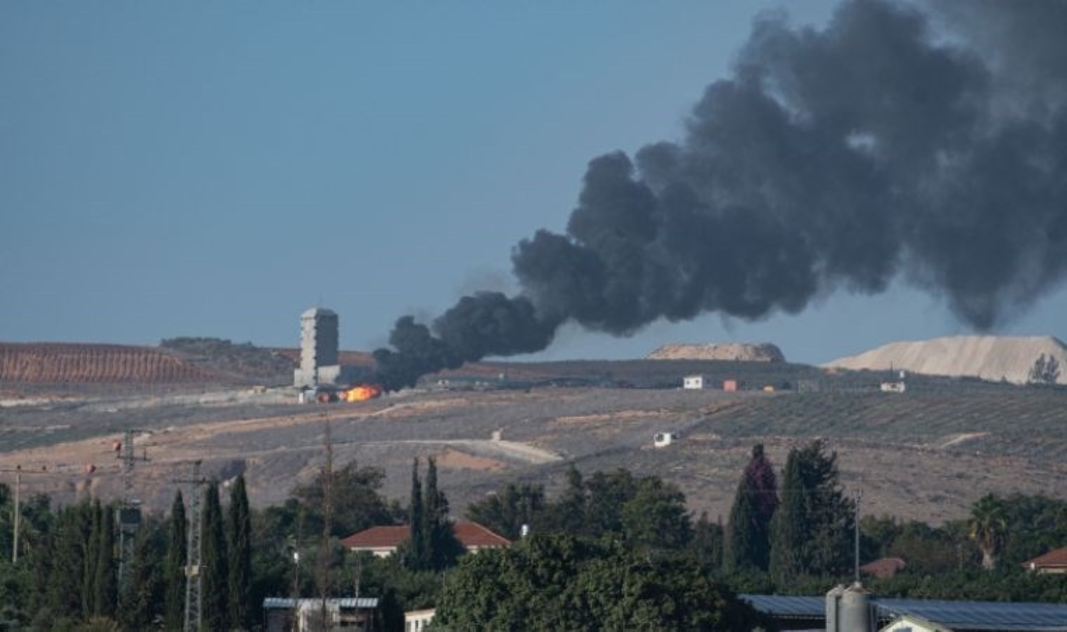 ‘Lübnan halkını savunmak için…’ Hizbullah, İsrail’de havaalanını vurdu