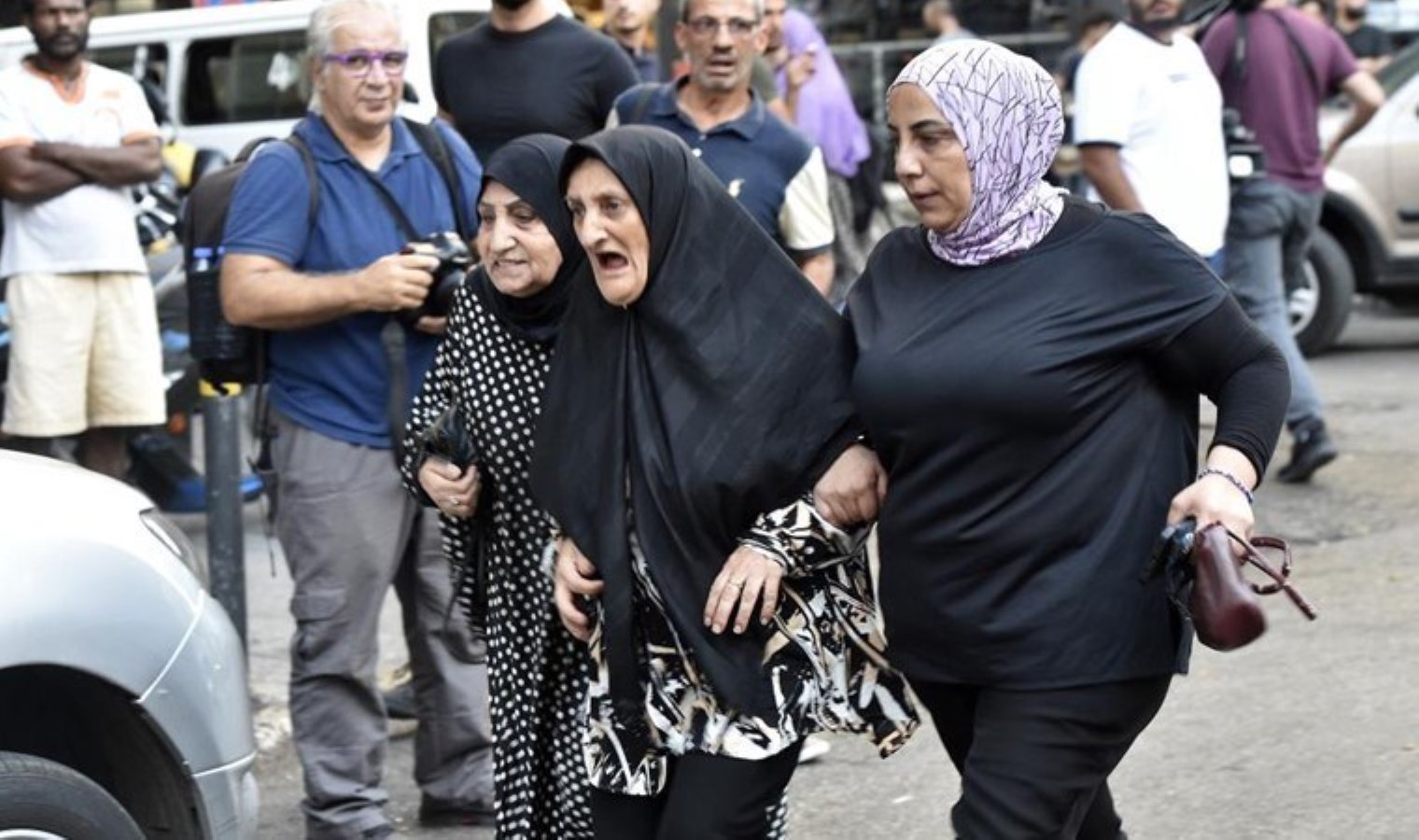 Lübnan’da çağrı cihazları patlatıldı: 8 yaşındaki çocuk da öldü!