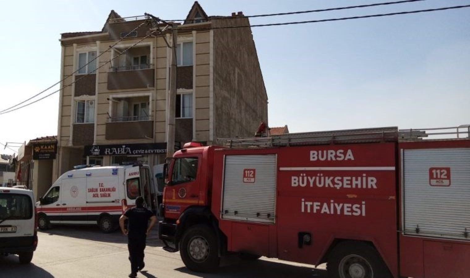 Makineye kolu sıkıştı… İtfaiye ekipleri kurtardı!