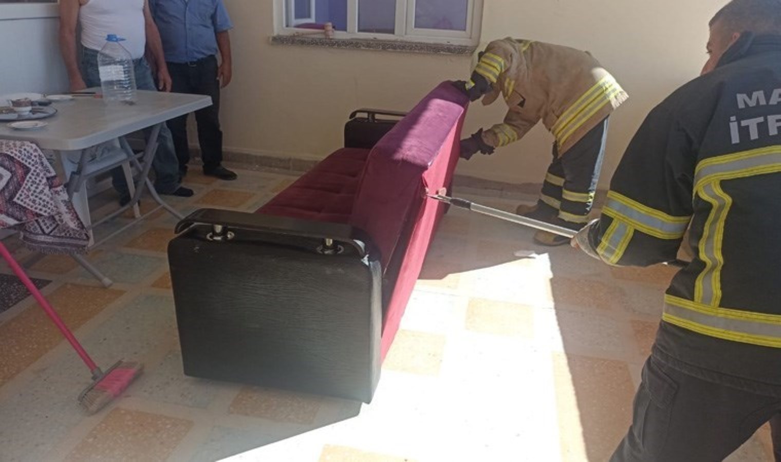 Mardin’de panik anları: Evin bahçesine giren 3 yılan korku dolu anlar yaşattı!