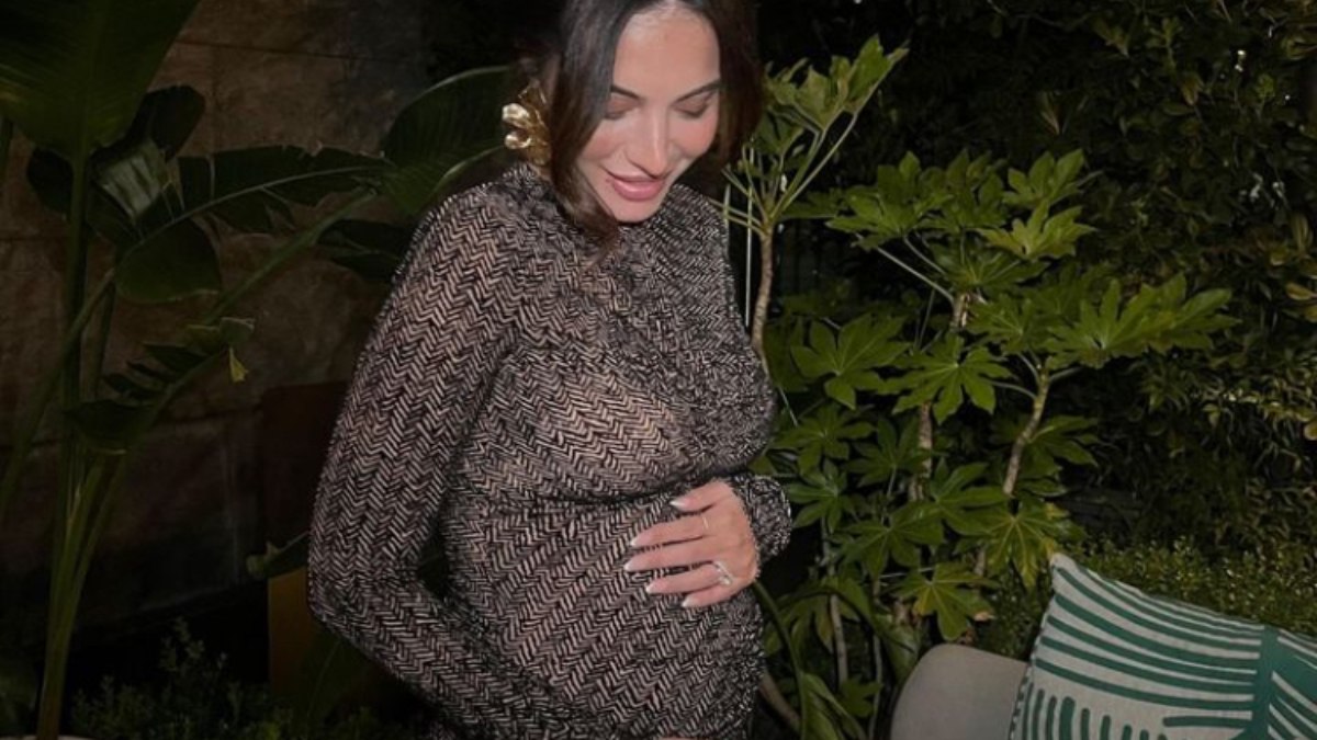 Melisa Aslı Pamuk’tan yeni hamilelik pozları