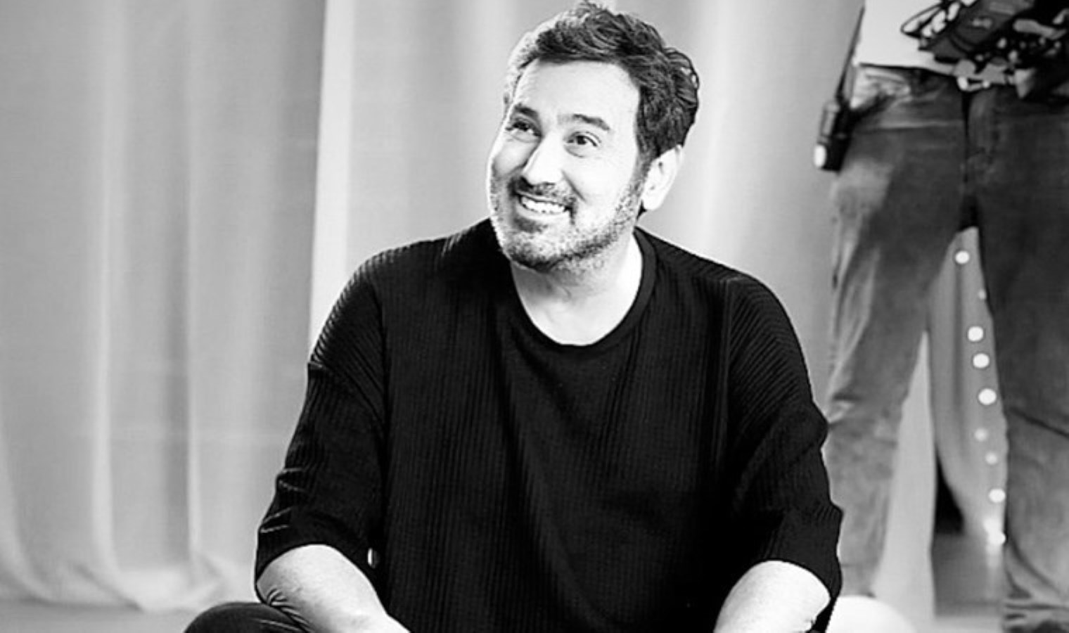 Metin Arolat’ın ani ölümü sanat dünyasını yasa boğdu: İşte ünlü isimlerden taziye mesajları…