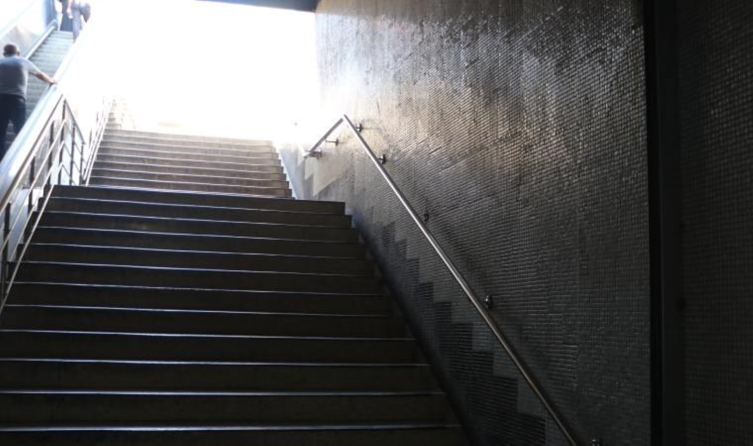 Metroda kadın cinayeti: Boşanma aşamasındaki eşini tabancayla vurdu