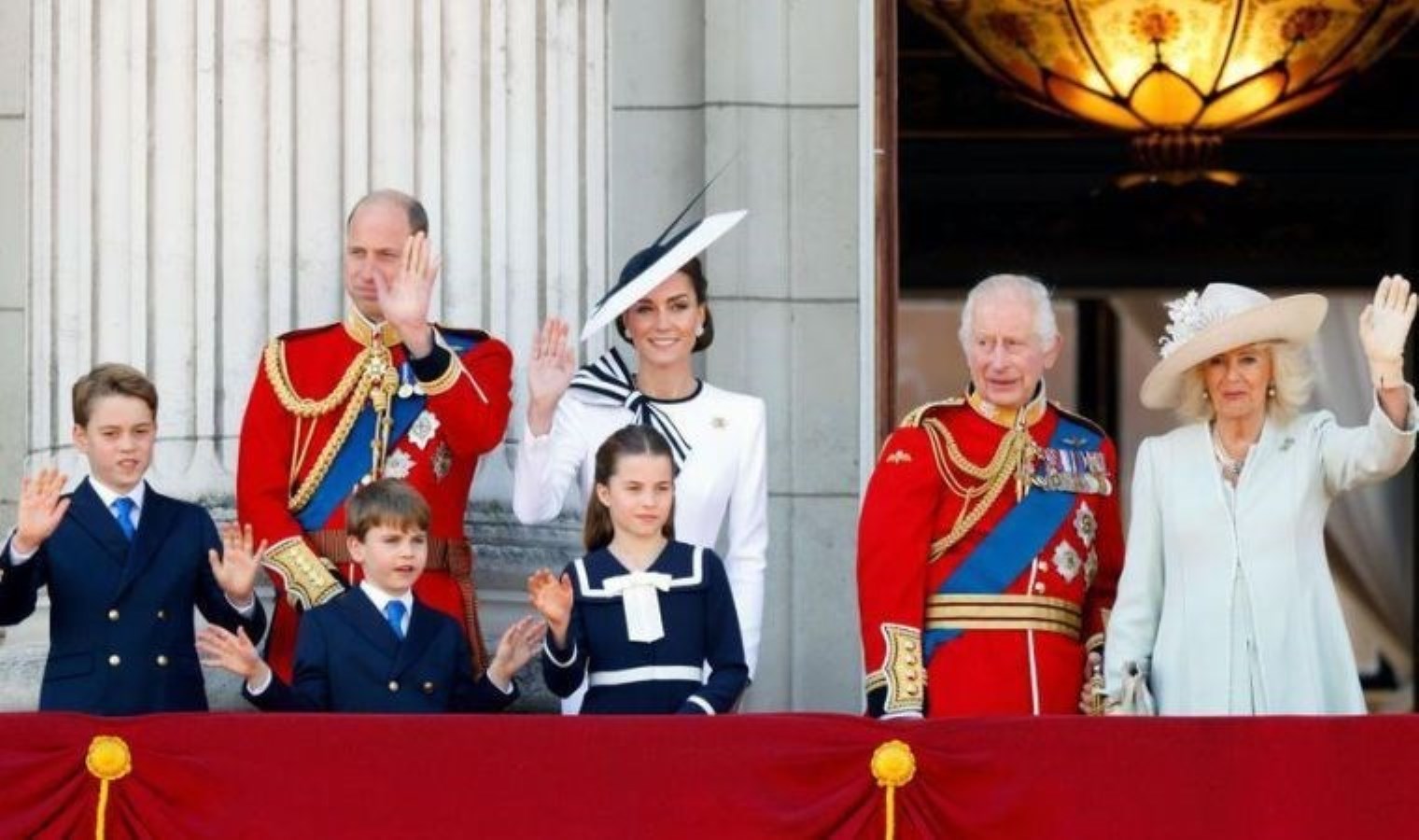 Monarşi karşıtları: ‘Kraliyet Ailesi’nin İngiltere’ye gerçek maliyeti yılda 510 milyon sterlin’