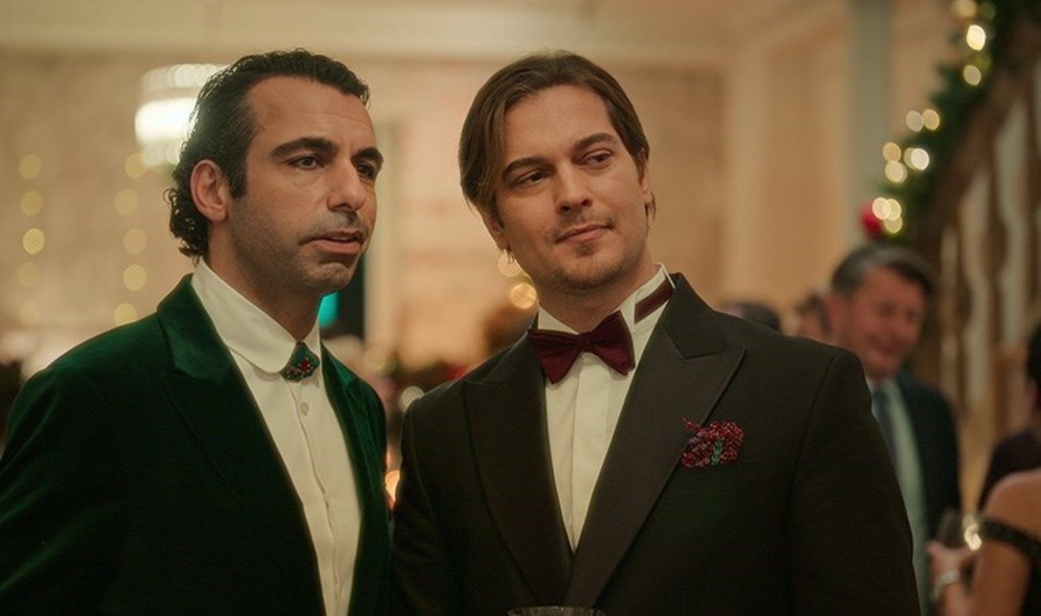 Netflix, Çağatay Ulusoy’un başrolünde olduğu yeni filmi Tam Bir Centilmen’in fragmanını yayımladı