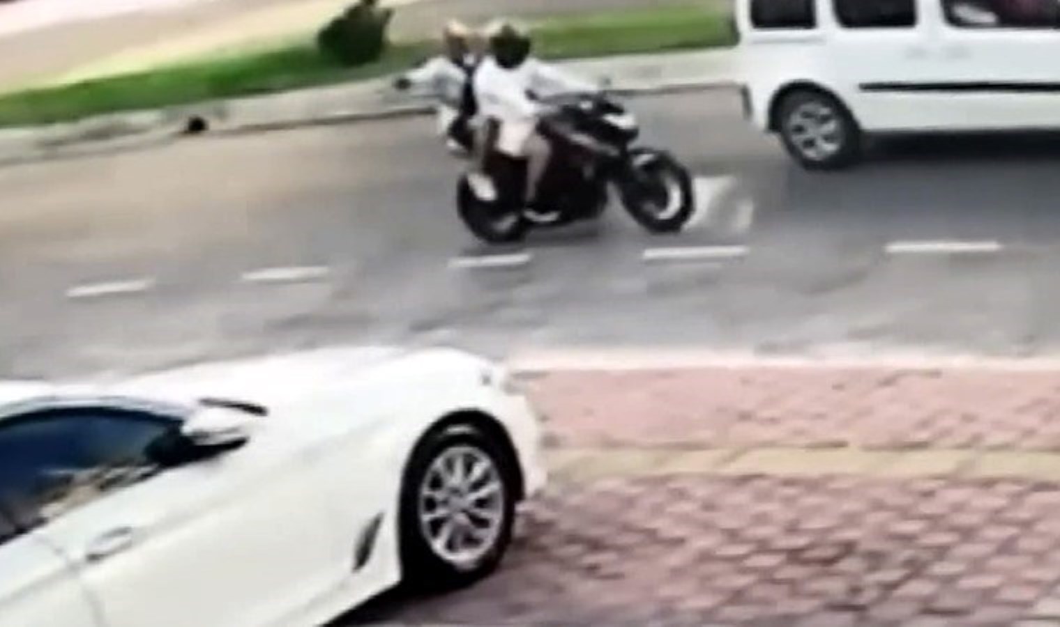 Oto galeriye silahlı saldırıda 4 tutuklama