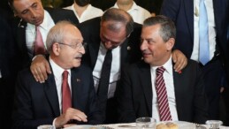 Özgür Özel ve Kemal Kılıçdaroğlu Antalya’da bir araya geldi