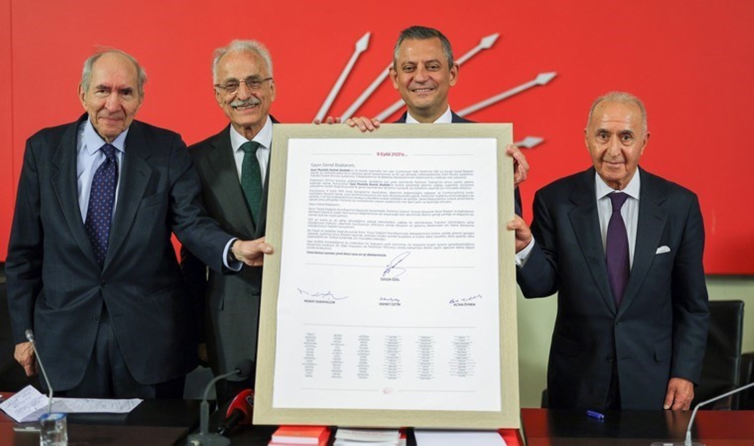 Özgür Özel’den, 2123 yılının CHP Genel Başkanı’na mektup