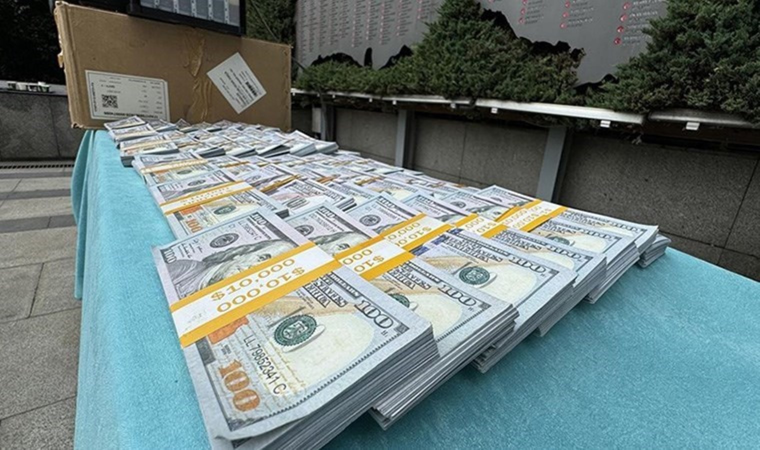 Piyasaya ‘sahte dolar’ sürmek isteyen şüpheli yakalandı