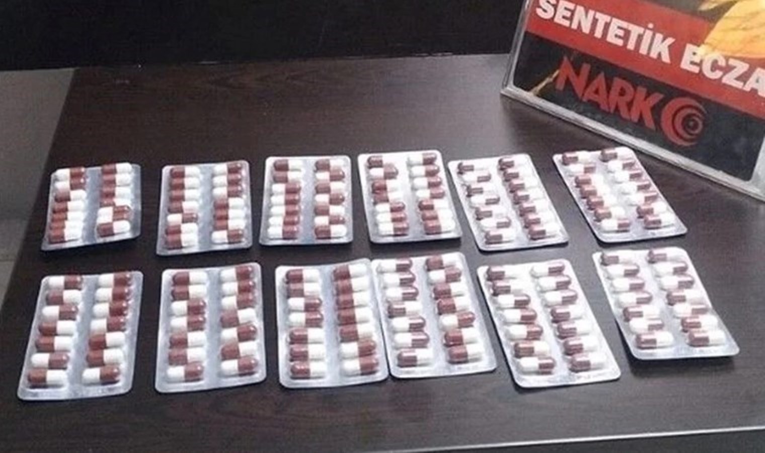 Samsun’da 92 bin 400 sentetik ecza hapı ele geçirildi