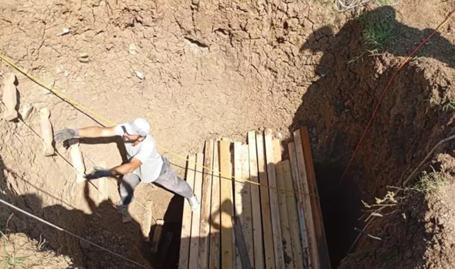 Samsun’da su kuyusu kazısında göçük: 2 işçi toprak altında