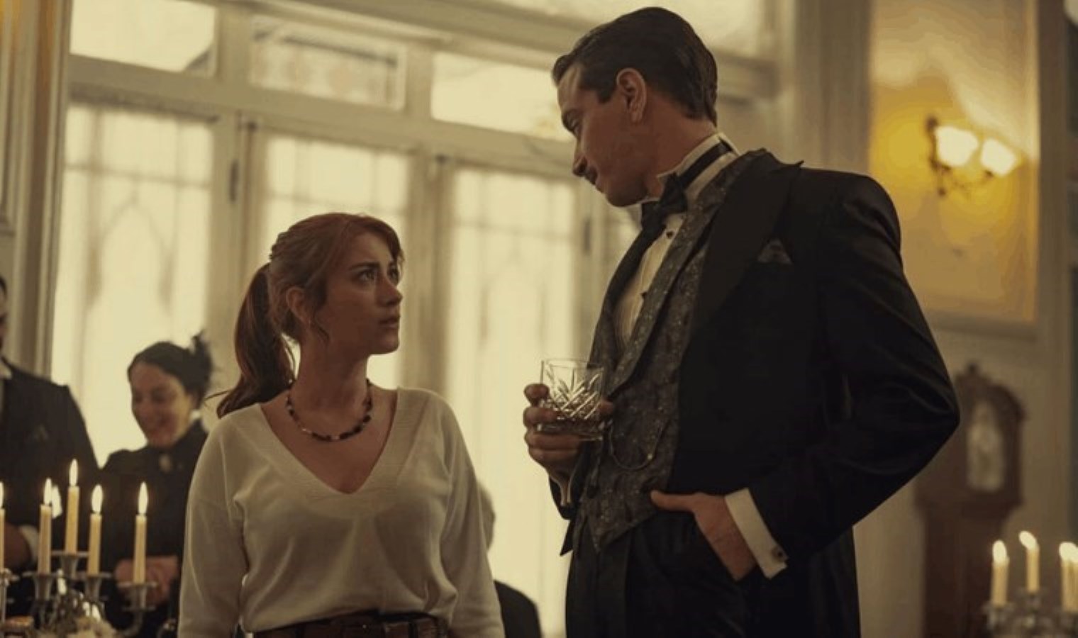 Selahattin Paşalı ve Hazal Kaya’lı Pera Palas’ta Gece Yarısı’ndan 2. sezon tanıtımı…