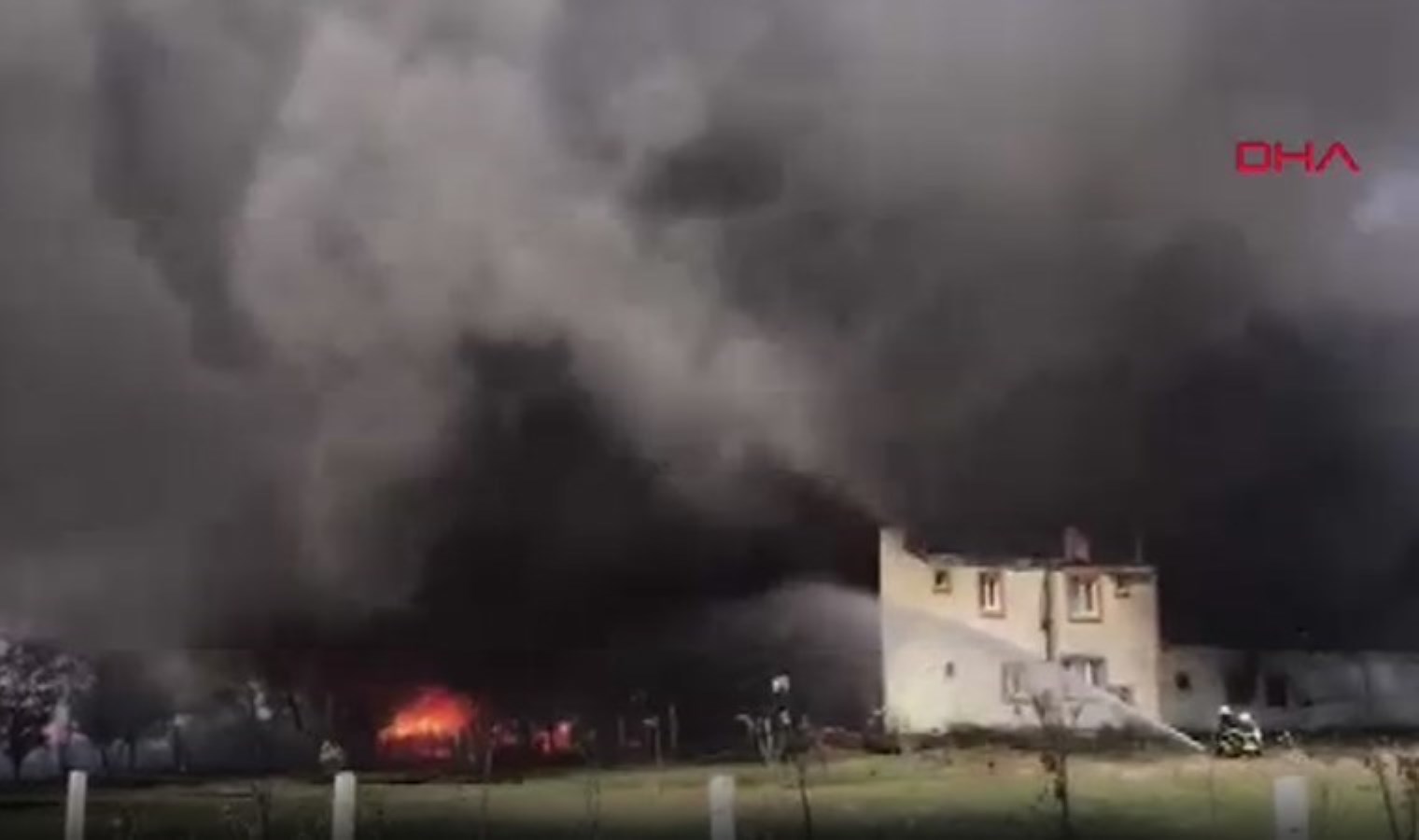 Tekirdağ’da boya fabrikasında yangın!