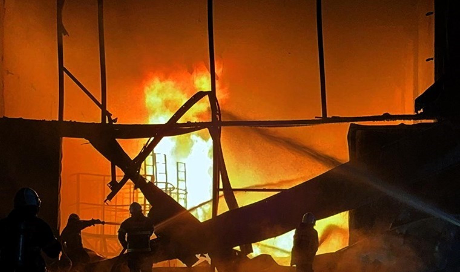 Tekirdağ’da kimyasal madde deposunda yangın paniği!