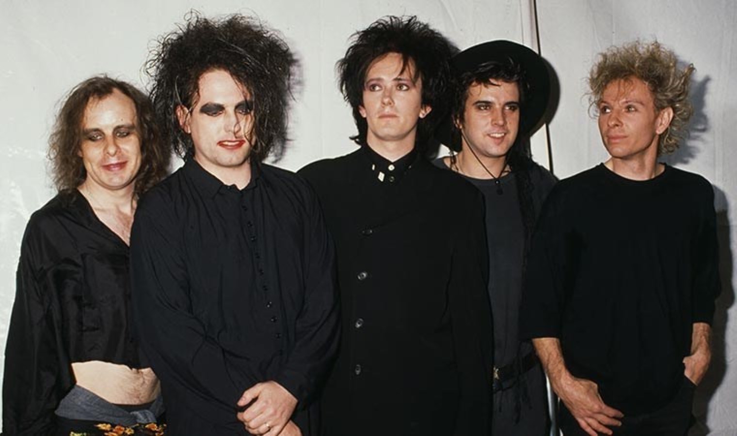‘The Cure’ müzik grubundan 16 yıl sonra yeni şarkı