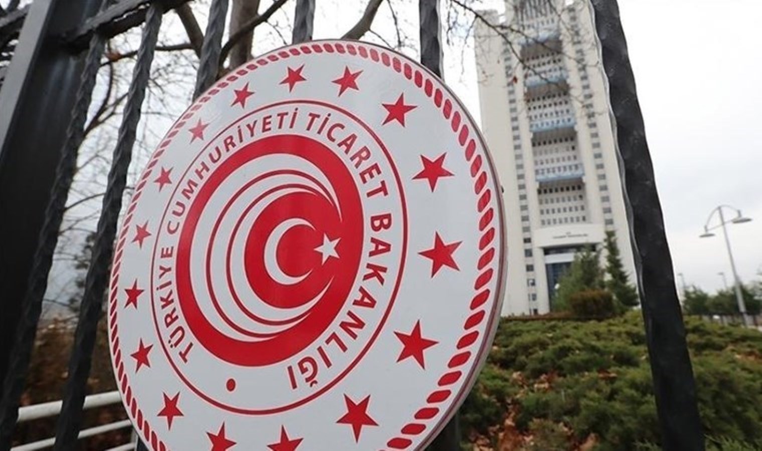 Ticaret Bakanlığı’ndan 327,3 milyon lira ‘fahiş fiyat’ cezası