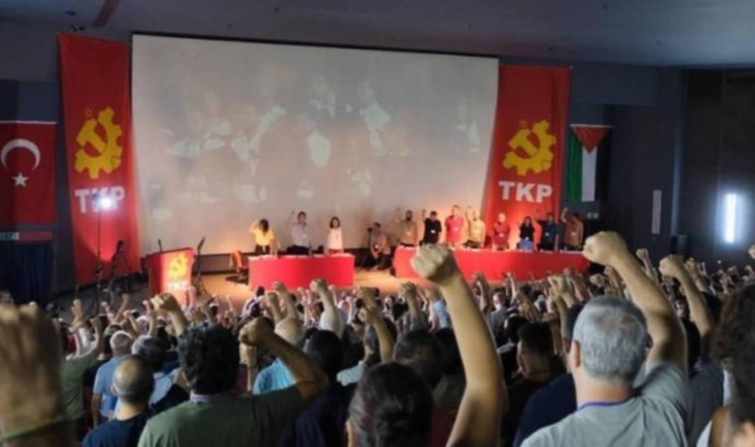 TKP’nin 14. Kongresi gerçekleşti: Genel Sekreteri Okuyan, siyasi raporu değerlendirdi