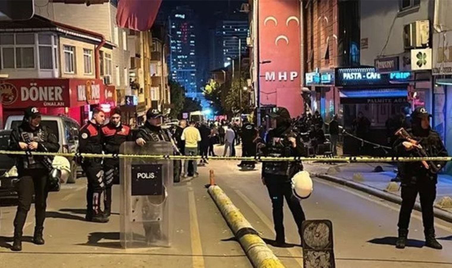 Üsküdar’da kahvehanede 4 kişinin öldüğü silahlı çatışmaya ilişkin 27 sanığa dava