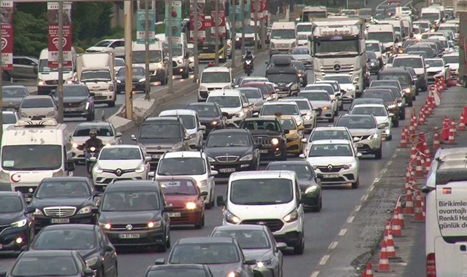 ‘Uyum’ haftası başladı: İstanbul’da trafikte yoğunluk oluştu